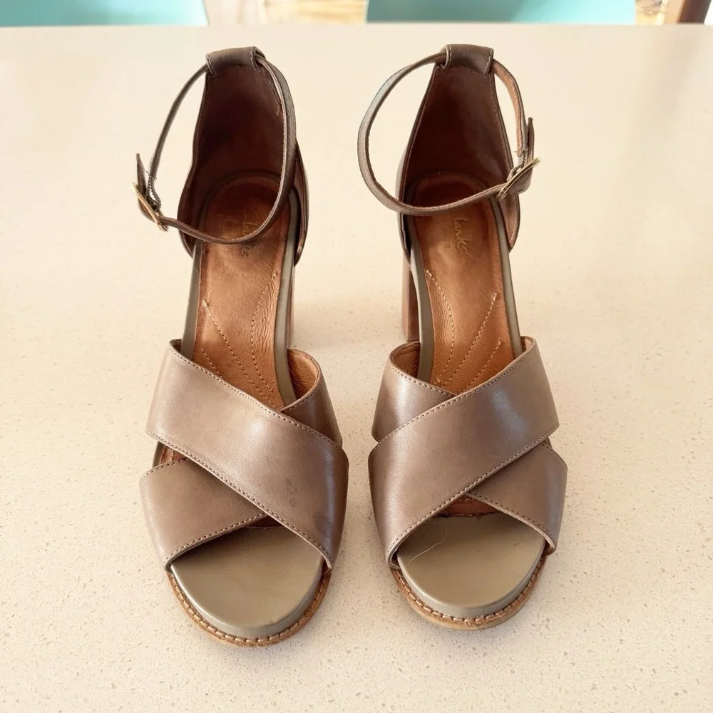 Clarks women size